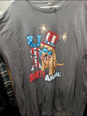 Patriotic Dog Graphic Tee - Gray